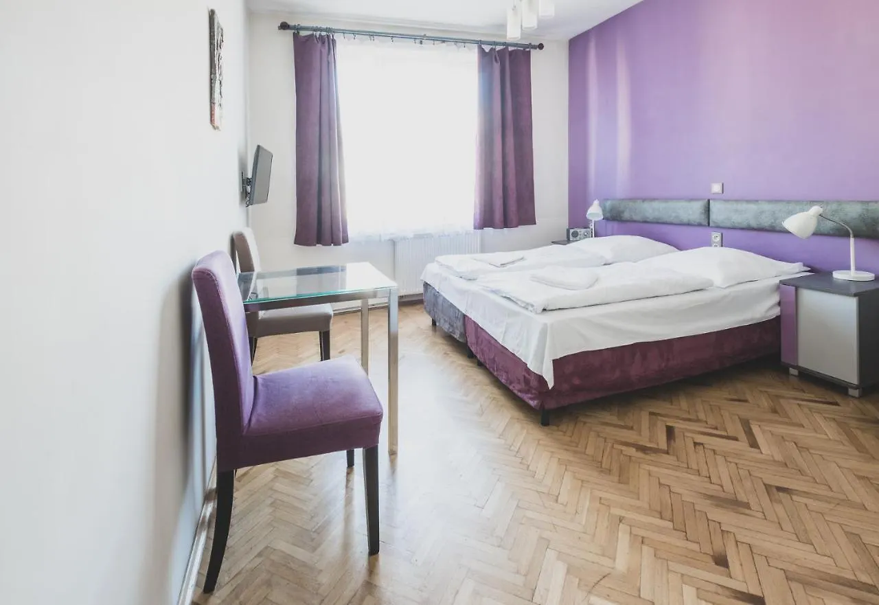 *** Gasthuis Cybulskiego Guest Rooms Krakau Polen